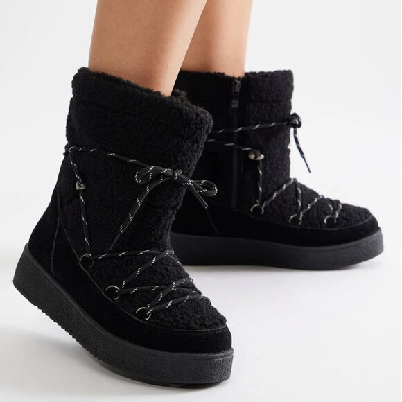 Fashion Nova Alaska Platform Snow Booties - Picture 2 of 2